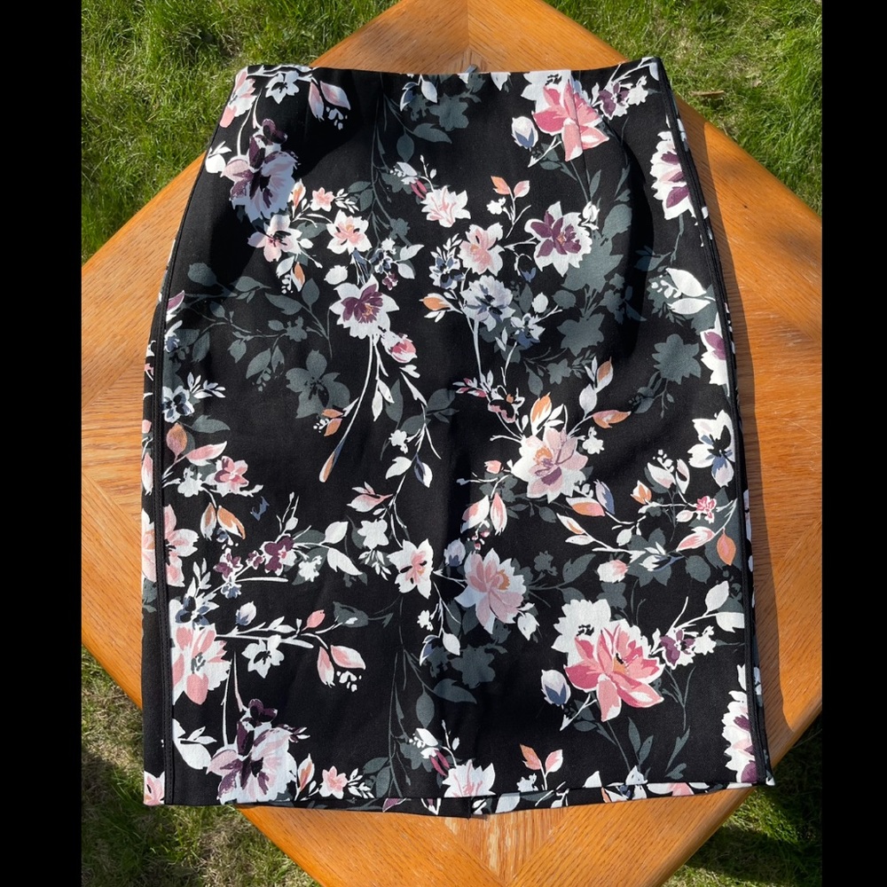 White House Black Market Pencil Skirt